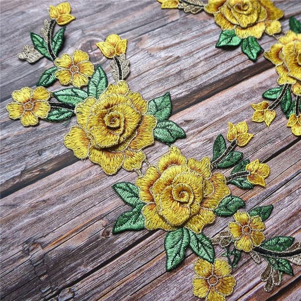 2 Par 3D Rose Flower Brodery Patch Blondesyning Applique