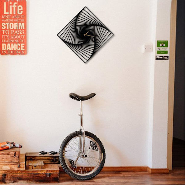 Dekory Rektangulär Spiral Väggklocka 35 cm