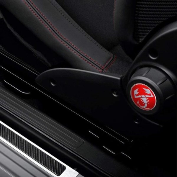 3D-klistermärken för Fiat 500 Abarth-säten, Scorpion Red, Diameter 60 mm, 2 stycken