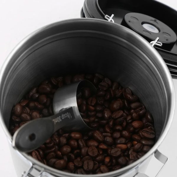 Kaffebeholder Lufttæt Beholder Rustfrit Stål Opbevaringsbeholder til Kaffe Bønner 1,5 L med Ske og Udluftningsventil til Kaffe Te, Sort