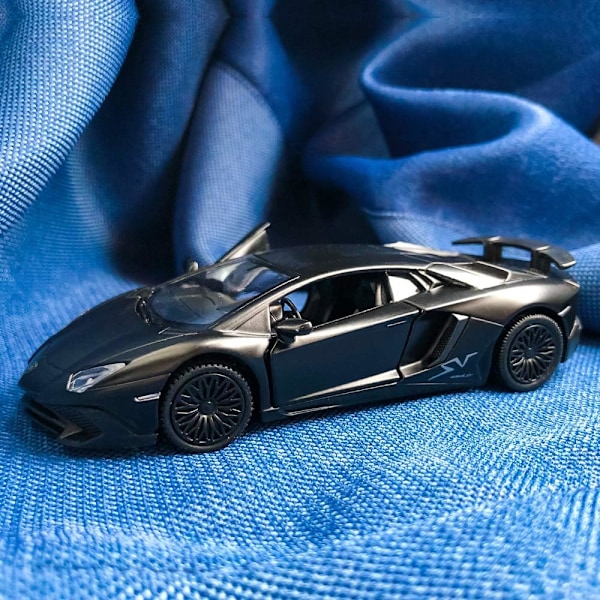 1/32 mittakaavan LP770-4 valettu automalli, sinkkiseoksesta valmistettu leluauto lapsille