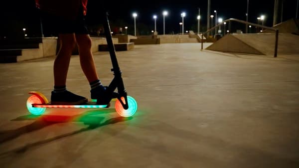 Sammenklappelig tohjulet løbehjul til børn, justerbar, Lumiride LED 7 farver, 20 programmer, sort Sort