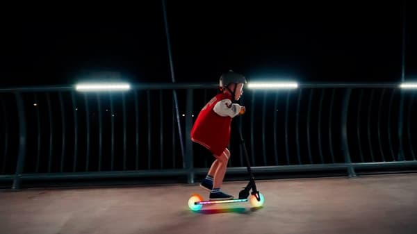 Sammenklappelig tohjulet løbehjul til børn, justerbar, Lumiride LED 7 farver, 20 programmer, sort Sort
