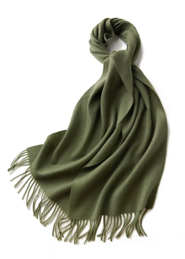 Vinterhalsduk i 100 % ull med fransar army green
