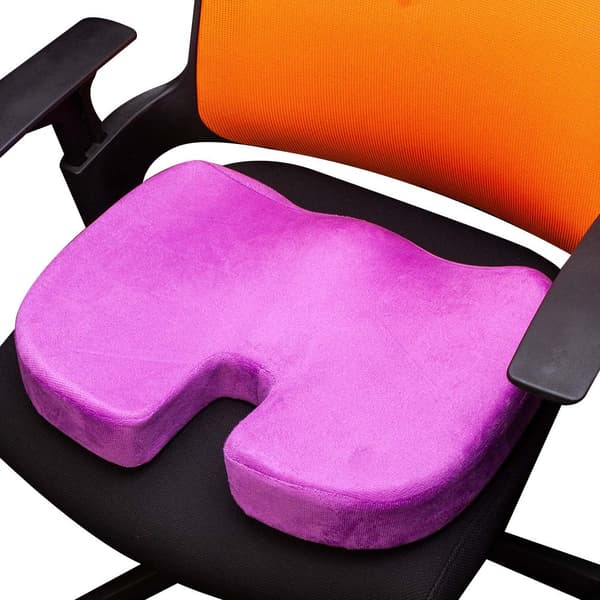 Sittdyna i memoryskum med mjukt och fluffigt överdrag black