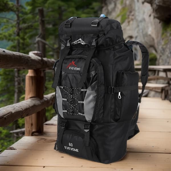 Rymlig 80-liters friluftsryggsäck black