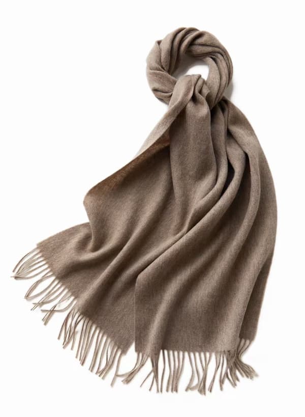 Vinterhalsduk i 100 % ull med fransar army green
