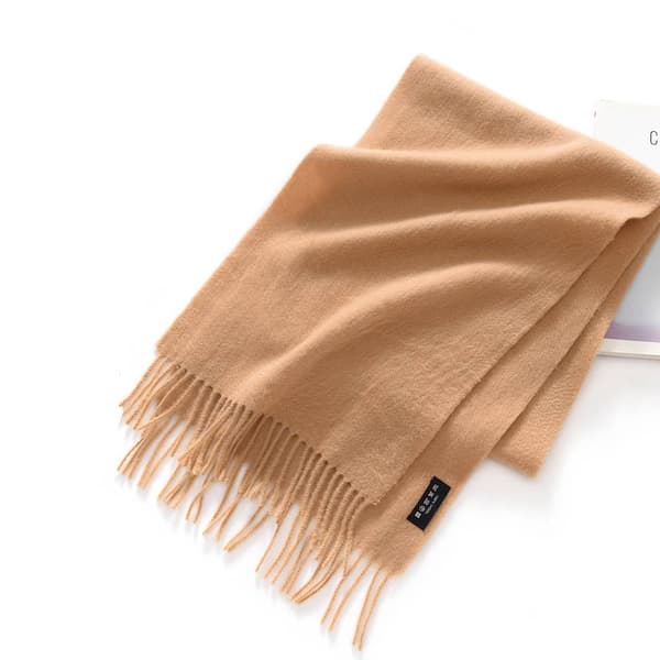 Vinterhalsduk i 100 % ull med fransar khaki