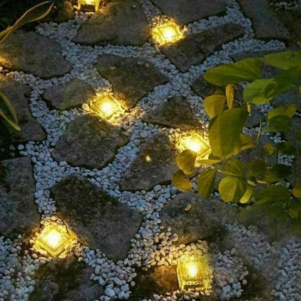 4-pak solcelledrevne LED-gulvlamper (varm hvit)