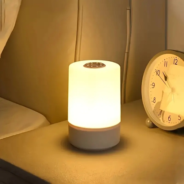 Mångsidig LED-nattlampa med justerbar ljusstyrka - USB-driven, perfekt för sovrum och kontorsläsning, inklusive polerad finish och anime-tema.