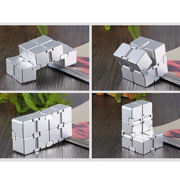 1 st Röd Infinity Cube Novelty Metal Stress Relief Toy