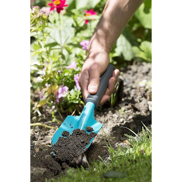 Gardena Classic -istutuslapio: Universaali lapio istutukseen ja taimien siirtoon puutarhassa ja parvekkeella, laadukasta terästä, ergonominen kahva, 8 cm