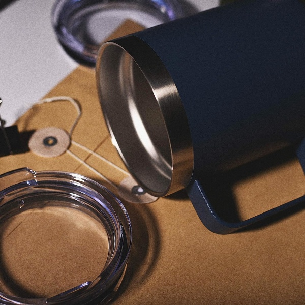 Kaffemugg i rostfritt stål med handtag, 12 oz dubbel vakuummugg med lock Resevänlig (svart, 1 st)