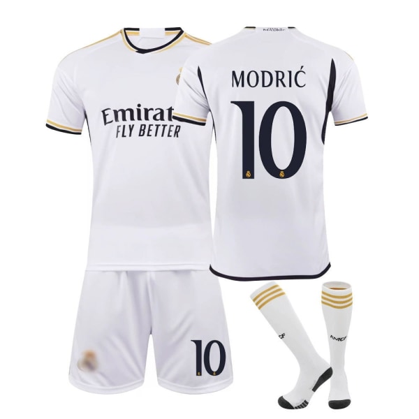 2324 Real Madridin koti- ja vierasjalkapallopaidat nro 10 Mbappé -asu nro 7 Vinicius 5 Bellingham -paita No number 20