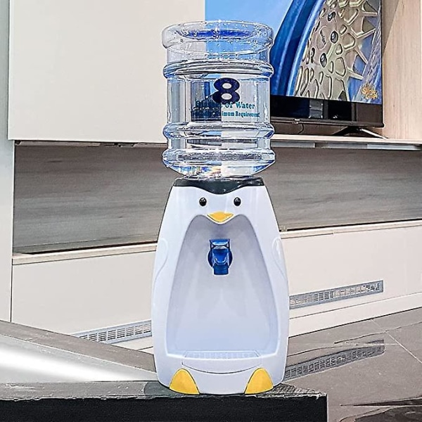 2,5L Kids Chiller Liten Penguin Shape Mini Drikkemaskin med Vanntank,