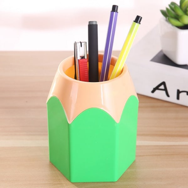 Blyantboks, blyantformet i plast, korrosjonsbestandig. 8, 5 x 7, 5 x 10, 5 cm, grønn