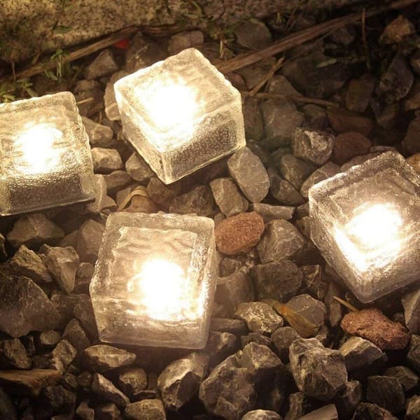 4-pack solcellsdrivna LED-golvlampor (varmvit)