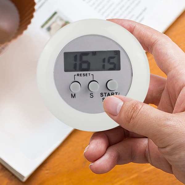 60 minuters elektronisk kökstimer Nedräkningstimer Hög väckarklocka (vit)