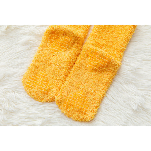 2023 Søte korall fleece sokker, varme tegneserie sovesokker seng tøfler dame mopping bomullssokker yellow、pink