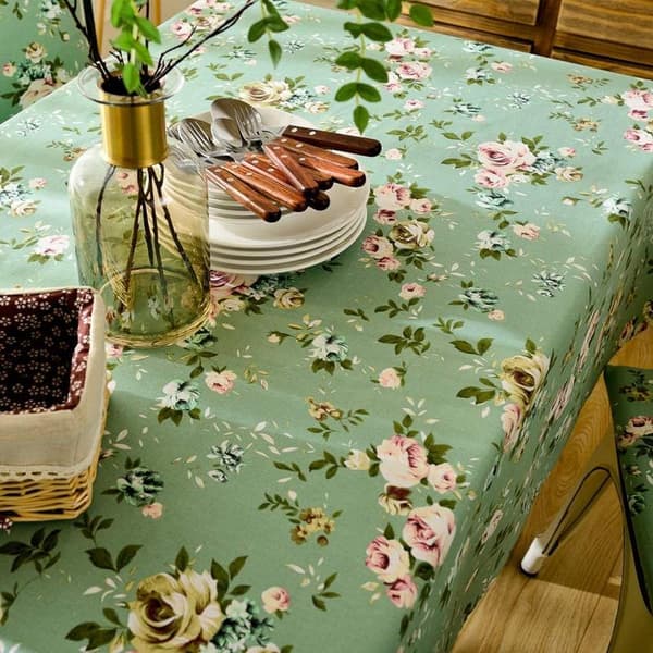Veggheng med blomstertrykk og vaskbart bomullsstoff