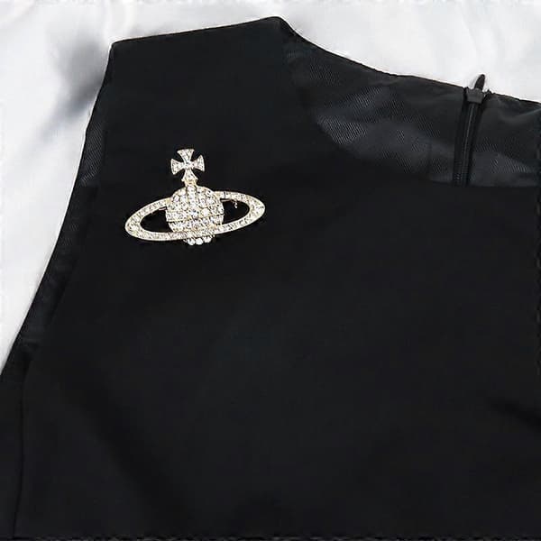 Vivienne Diamond Saturn Brosch Nål Planet Element Mångsidig Kostym Ullkläder Tillbehör för Mors Dag presenter