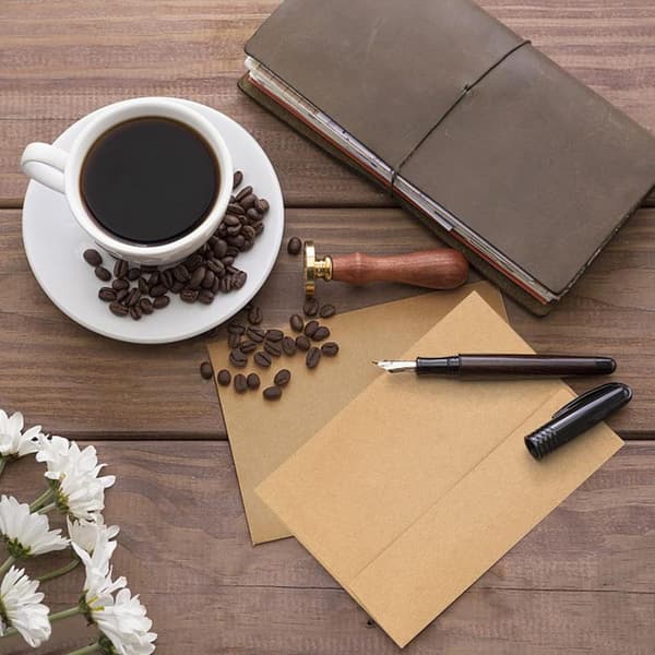 Rustikke Kraftkuverter A4 (10,8x15,9 cm, 50-pak)