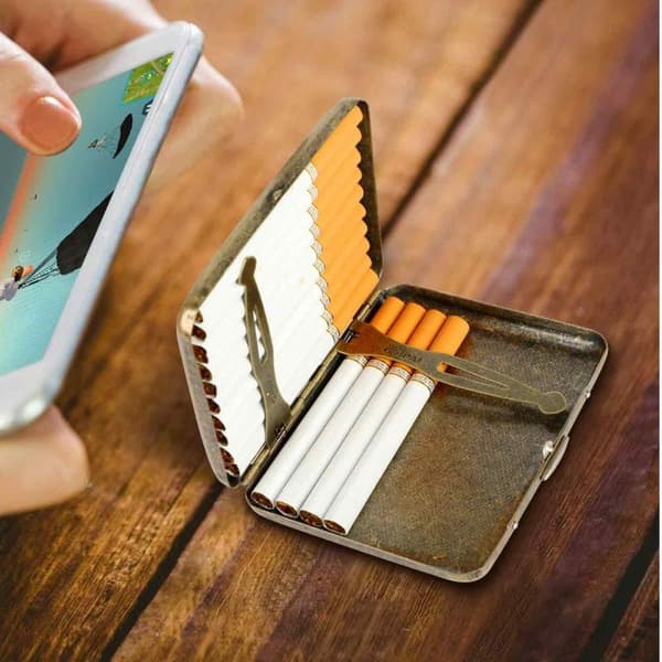 Classic Cigarette Case for 20 Cigarettes, Metal, Retro Style Portable Case, Holds 20 Cigarettes, 9.6 x 8.3 cm[D]