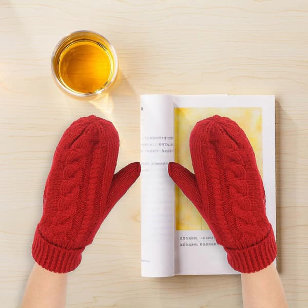 Dame bløde strikhandsker: Varme vinter-essentials. Ensfarvede, tykke vanter til hverdagsbrug Wine Red One Size