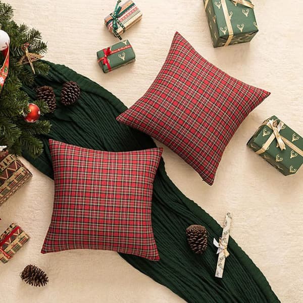 2-pack julrutiga kuddfodral röd och grön, 45x45 cm