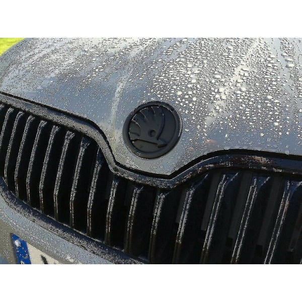 90 mm svart emblemmerke for Skoda-modeller - Front, bakre panserstøvel