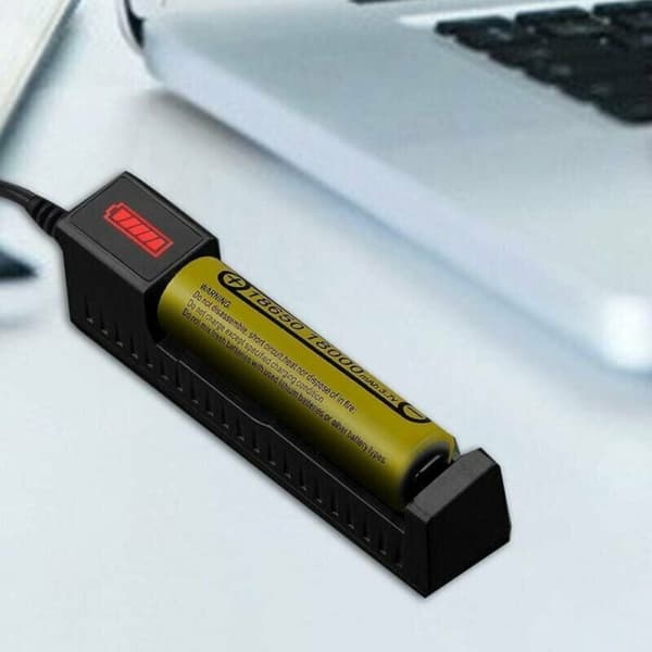 1 stk universell batterilader smart batterilader mini multifunksjons oppladbar batterilader Black