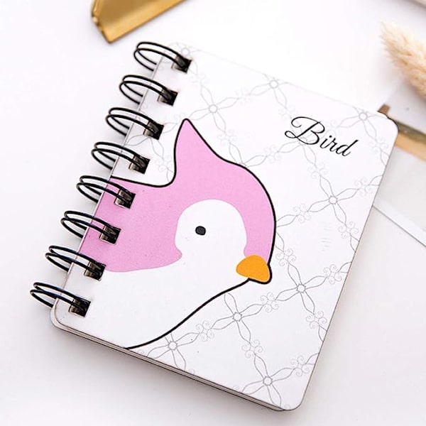 Små Mini Spiral Notebooks Söt Daily Planner Bärbar Mini Coil Notebook Journal Dagboksficka Anteckningsblock Anteckningsblock för hem skolresor (Färg: B)