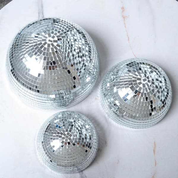 Sett med 3 reflekterende halve diskokule veggaksent speil festdekorasjon for soverom, arrangementer og romutstillinger sølv Silver
