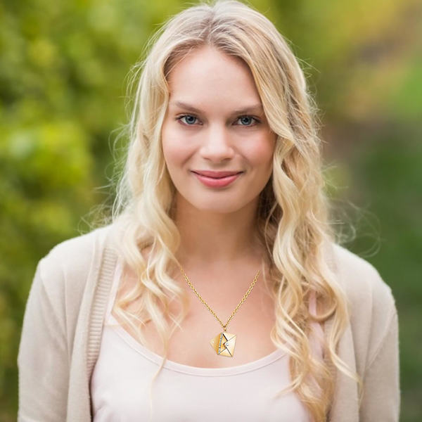 Kuvert Kärleksbrev Halsband för män och kvinnor Rostfritt stål graverad medaljong med I Love You Message Smycken hängsmycke Present för par och familjer
