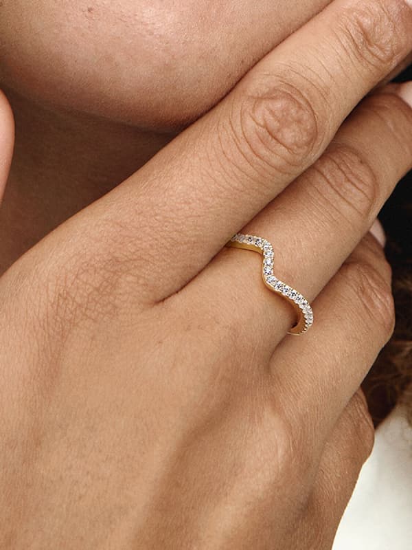 Pandora - Sparkling Wave Ring - 14k Gold Plated Circumference: 56mm