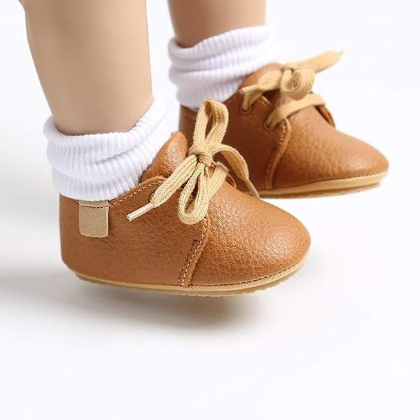 Baby urheilukengät miehille ja naisille pitsiset Oxford kengät baby pehmeäpohjaiset luistamattomat toddler kengät wavelet-kengät. Brown 12-18 Months