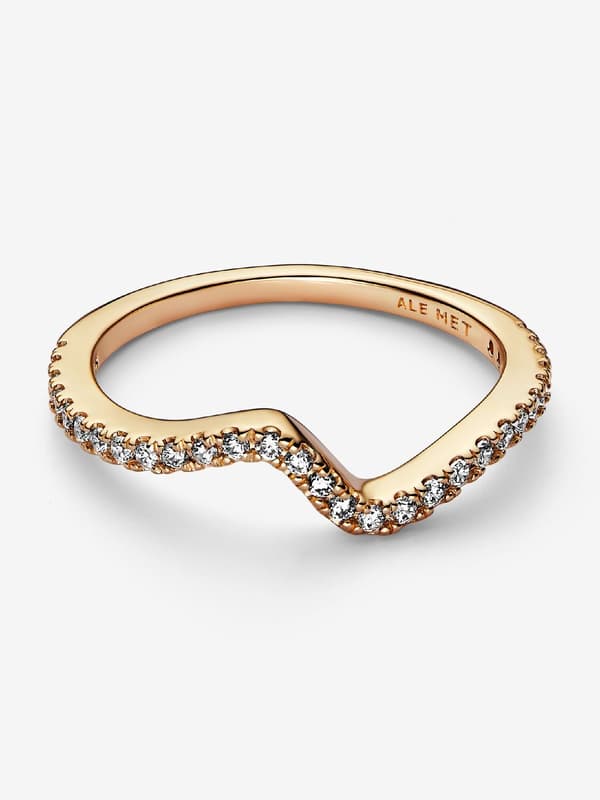 Pandora – Glittrande vågring – 14k guldplätering Circumference: 52mm