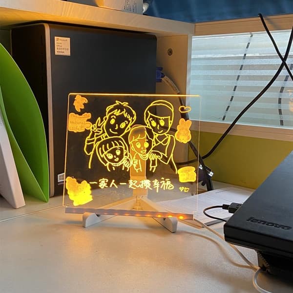 Ladattava LED-piirustustaulu lapsille, 7 kynää, 30 x 20 cm