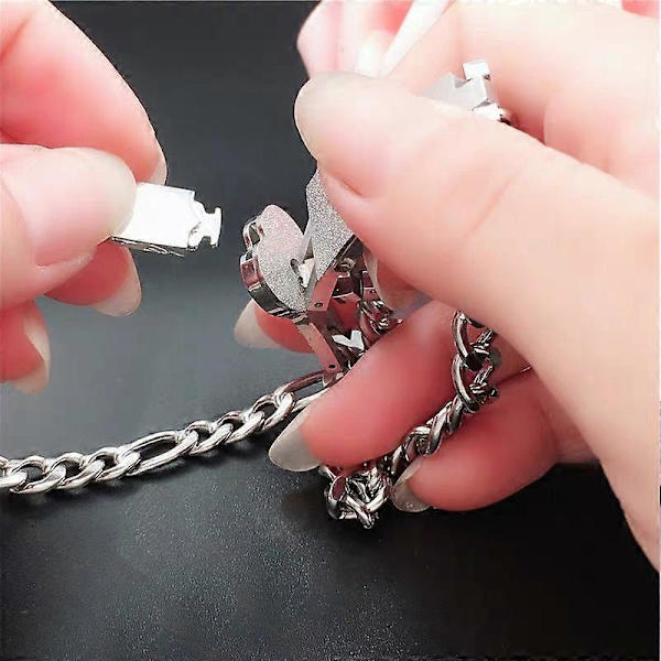 Set med 2 hjärtformade kärlekslås nyckelarmband, europeiska och amerikanska kreativa rostfria stål par armband, Alla hjärtans dag, födelsedagar, jul white