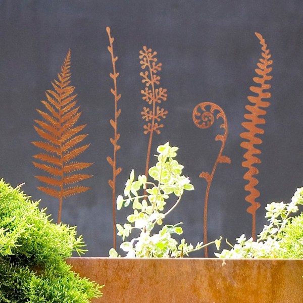 Blomsterpinnar i Vädrat Metall för Utomhusdekor - 5 Unika Växtsilhuetter för Trädgård, Gräsmatta & Blomsterträdgård - Ormbunke 5 X Fern