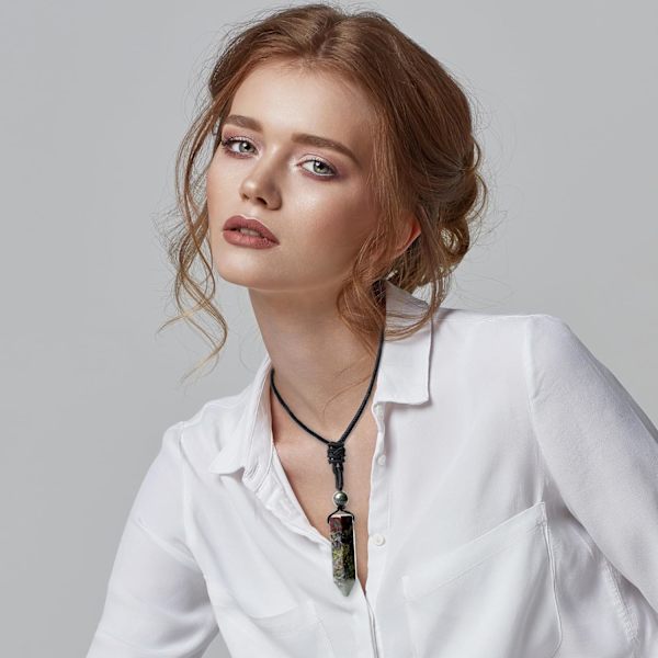 Krystal Halskæde til Mænd Kvinder Justerbar Reb Hexagonal Punkt Healing Krystal Naturlig Sten Vedhæng Halskæder Ædelsten Smykker Red Bloodstone