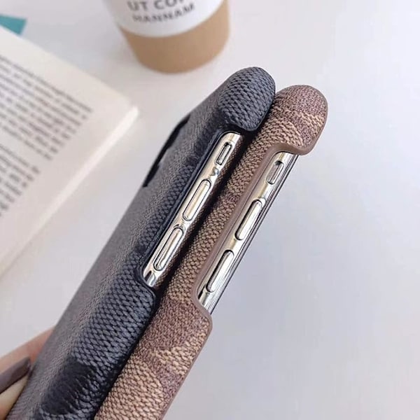 Luksusmærke til Apple iPhone 12 Pro Max Cover 6,7 tommer, Luksuriøst Stilfuldt PU Læder Ultra Slim & Tynd Blød TPU, Skridsikker, Faldsikker, S