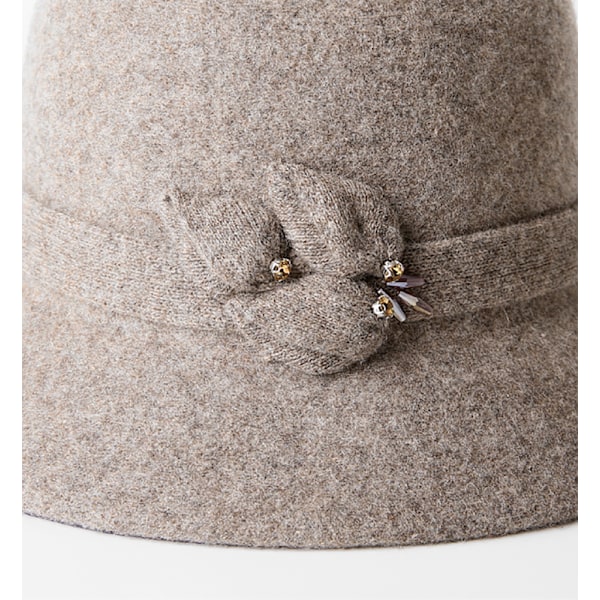 Fedora-hattu naisten muotiin, tyylikäs huopahattu, jossa ylöspäin kaartuva lieri, karnevaalifestivaaleihin, Oktoberfestiin, baariin, juhliin