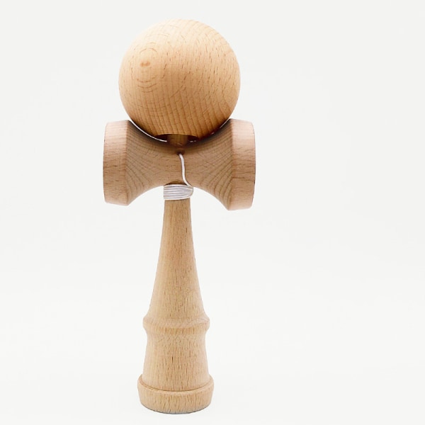 Kendama ferdighetsspill av tre med en ball på en snor i en kopp Brun