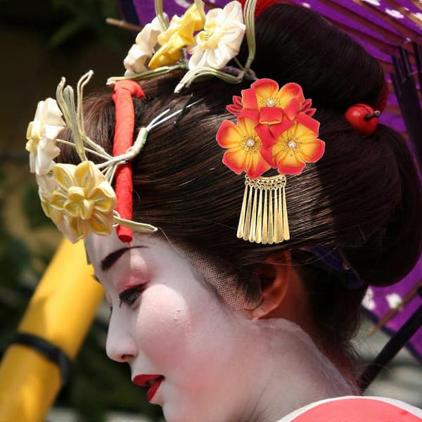 Japanske hårspenner i blomstermønster for dekorasjon, 2 stk stoffmateriale