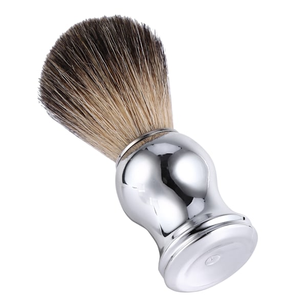 Moderigtig barberkost til mænd til ansigtsrensning. Faux grævlinghår og sølvplasthandtag