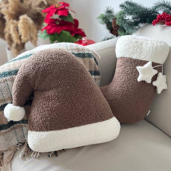 Juleformet strømpepude brun boucléformet pude