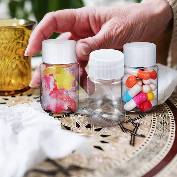 20 st tomma flaskor återfyllningsbara plastflaskor små flaskor bärbara flaskor med lock för resor (30 ml)