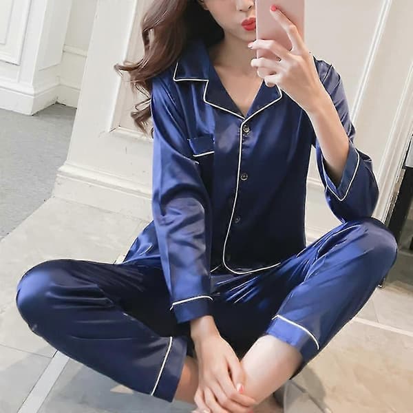 Naisten pitkähihainen pyjama ja satiiniset yöasut Blue M