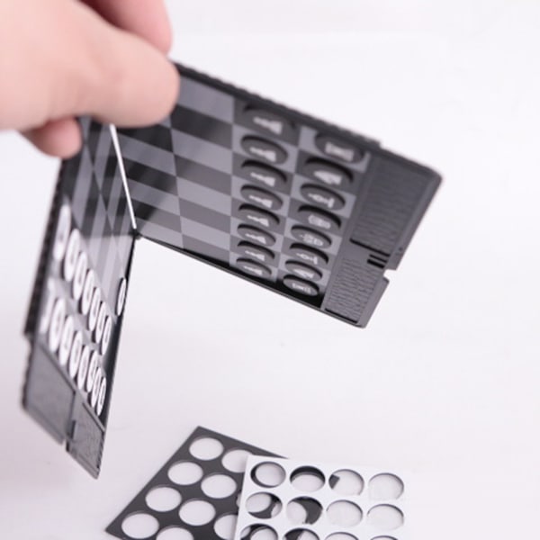 Magnetiskt reseschackset Vikbart magnetiskt schackbräde med magnetiska schackpjäser Bärbara reseschackbrädspelsset